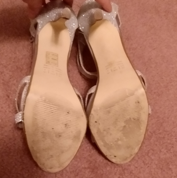 Silver heels - Picture 8 of 8